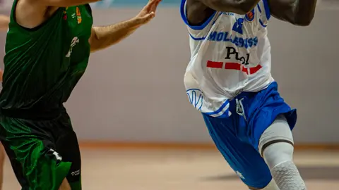 El Pujol CB Mollerussa comença la temporada amb una victòria a casa davant el CB Les Franqueses - Foto: Jordi Vinuesa