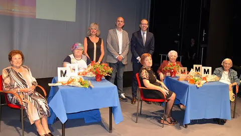 HOMENATJADES