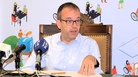 Marc Solsona durant la roda de premsa de dimarts al matí - Foto: Ajuntament de Mollerussa