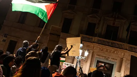 La manifestació en solidaritat al poble palestí ha acabat la delegació del govern de Lleida - Foto: Jordi Vinuesa