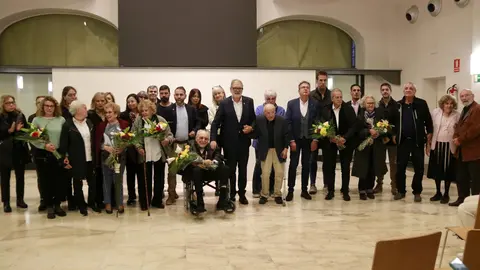 Representants institucionals amb supervivents i familiars del bombardeig al Liceu Escolar de Lleida fa 86 anys
Data de publicació: dijous 02 de novembre del 2023, 19:24
Localització: Lleida
Autor: Anna Berga