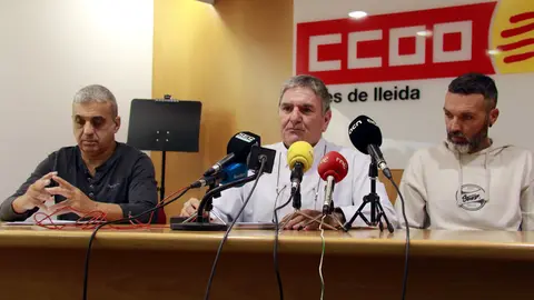 Representants del Comitè d'Empresa d'Autobusos de Lleida durant una roda de premsa a Lleida per denunciar el mal funcionament del servei