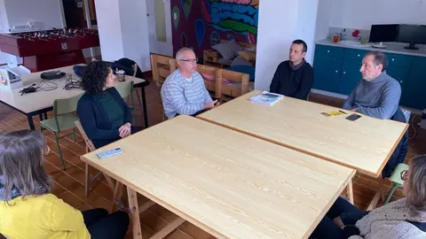 La reunió a l'Oficina Jove de la Segarra, l’han rebut el president del Consell Comarcal, Ramon Augé, i el conseller de Joventut, Aleix Bochaca