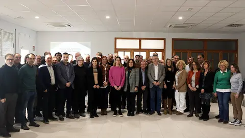 La consellera de la Presidència, Laura Vilagrà, a Barbens, amb alcaldes de municipis rurals de Ponent
Data de publicació: dimecres 17 de gener del 2024, 18:01
Localització: Barbens
Autor: Oriol Bosch