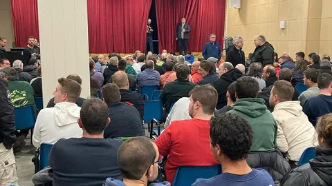 Assemblea de la Plataforma 6-F a Fondarella per acordar el tall de l'autovia A-2 per protestar per la situació del sector agrícola i ramader

Data de publicació: dimecres 31 de gener del 2024, 09:27

Localització: Fondarella

Autor: Cedida per la Plataforma 6-F