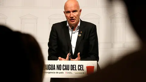 El conseller d'Acció Climàtica, David Mascort, atén els mitjans després de reunir-se amb la pagesia

Data de publicació: dimecres 07 de febrer del 2024, 20:12

Localització: Barcelona

Autor: Arnau Martínez