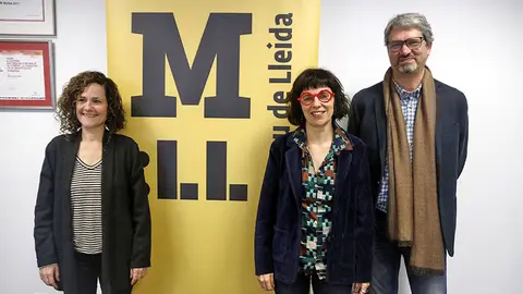 La nova directora de Museu de Lleida, Clara Arbués, amb el director dels serveis territorials de Cultura a Lleida, Albert Turull, i la directora general de Patrimoni, Sònia Hernández - Foto: Oriol Bosch