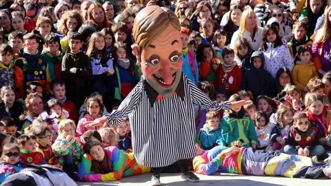 Centenars de nens i nenes  han sortit al carrer per participar al Carnaval infantil de Solsona - Foto: Mar Martí