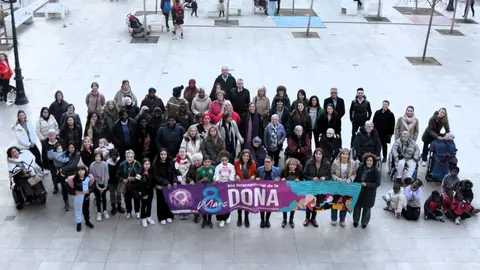 Participants del vídeo coral 8M - Foto: Ajuntament de Mollerussa