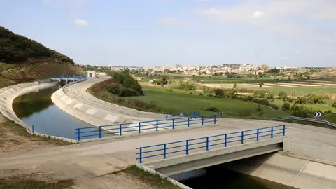 El Canal Segarra-Garrigues a l'alçada del Talladell, i amb Tàrrega al fons. Imatge d'arxiu del 30 d'abril del 2019

Data de publicació: dimecres 19 d’abril del 2023, 15:27 - Foto: Oriol Bosch