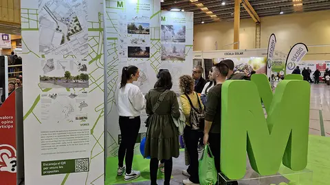 PUBLIC A L'ESTAND