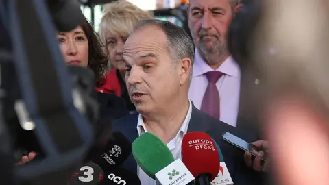 Jordi Turull durant l'atenció als mitjans de comunicació

Data de publicació: dimarts 19 de març del 2024, 17:56

Localització: Mollerussa

Autor: Ignasi Gómez