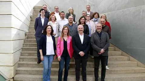 La cap de Llista de Junts per Catalunya a Lleida, Alt Pirineu i Aran al 12-M, Jeannine Abella, amb altres membres que l'acompanyen a la llista
Data de publicació: dilluns 08 d’abril del 2024, 12:53
Localització: Lleida
Autor: Anna Berga