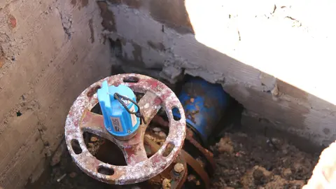 Un dels sensors que detecta fuites d'aigua. Foto: ACN