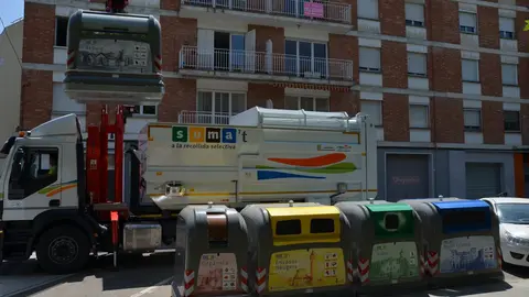 Camions de brossa a Mollerussa