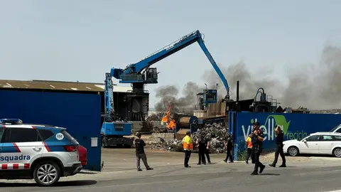 Incendi a l'empresa Viella Recicla de Lleida. Foto: Oriol Almacellas