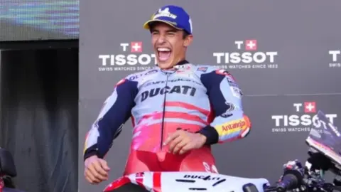 Marc Márquez celebrant la victòria. Foto: Gresini Racing