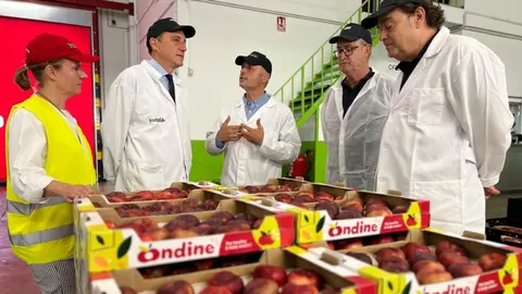 José Crespín visitant Frutaria. Foto: Subdelegació del Govern de Lleida
