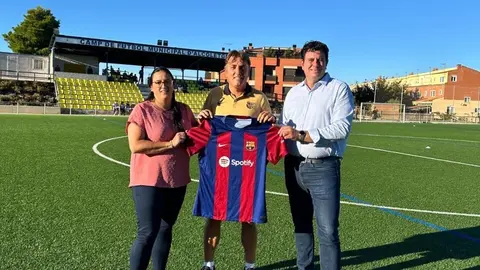 Alcoletge amb el programa Barça Escola Perfeccionament_Gemma Vilasetrú, Xavier Miquel Pozo i Josep Maria Gras Charles. Foto: Ajuntament d'Alcoletge