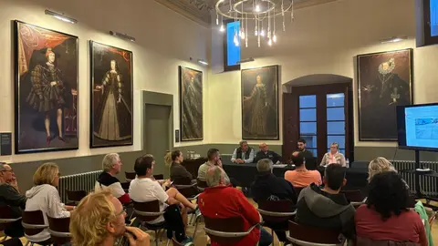 Imatge de la reunió veïns urbanització Mas Duran
