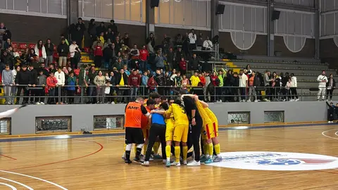 Imatge de la selecció catalan després de la victòria contra França. Foto: Oriol Almacellas