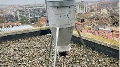 Imatge dels dispensadors. Foto: Paeria de Balaguer