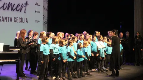 Actuació conjunta de la Coral Infantil Mestre Güell i l'Orfeó Nova Tàrrega. Foto: Ajuntament de Tàrrega