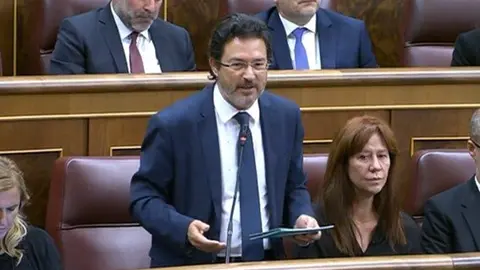 El diputat Isidre Gavín interpel·la al ministre Òscar Puente, sobre l'eix Pirinenc. Foto: Premsa de Junts de Lleida