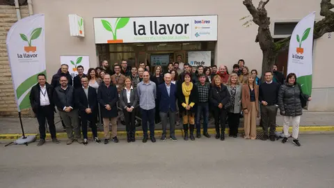Foto grupal inauguració Fira Robòtica. Foto: Ajuntament de Guissona
