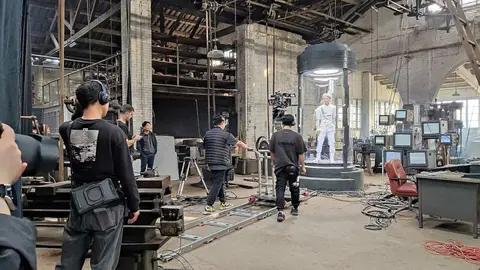 Gravació del videoclip del cantant sud-coreà Jeong Dongwon a Cal Trepat, a Tàrrega. Foto: Ajuntament de Tàrrega