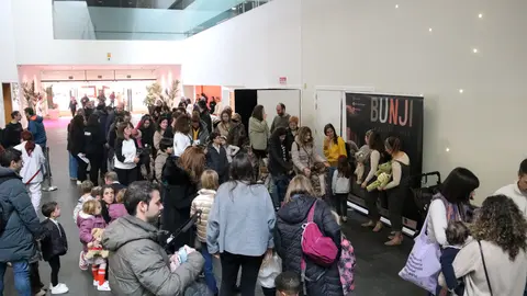 Ambient al hall de la Llotja de Lleida després d'una de les actuacions destacades de la programació. Foto: ACN