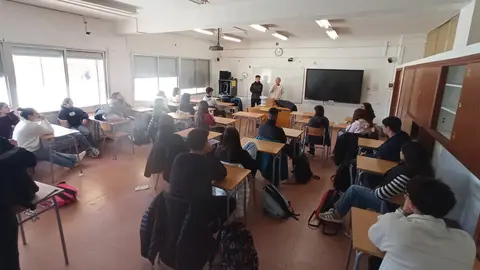 El taller s'ha impartit aquest dimarts a l'IES Josep Vallverdú de les Borges Blanques. Foto: Ajuntament de les Borges Blanques