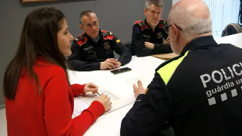 Reunió de Mossos d'Esquadra i Guàrdia Urbana de Lleida a la comissaria amb la tinent d'alcalde Cristina Morón. Foto: ERC