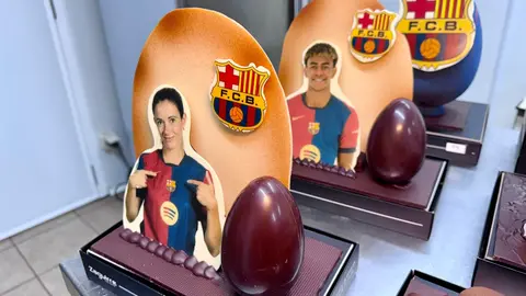 Mones del Barça a l'obrador de la pastissera Zaguirre de Terrassa. Foto: ACN