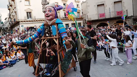La nova gegantona inclusiva d'Alba durant la seva presentació a la festa major de Tàrrega. Foto: Ajuntament de Tàrrega