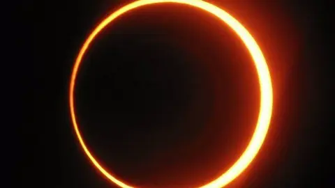 Un eclipsi de sol, en una imatge d'arxiu