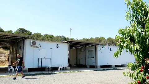 Els dos mòduls de l'alberg de Seròs, al Segrià, que disposen de 40 places per a allotjar persones temporeres