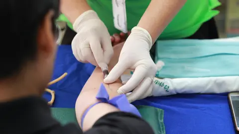 Imatge d'una persona donant sang. Foto: Pexels