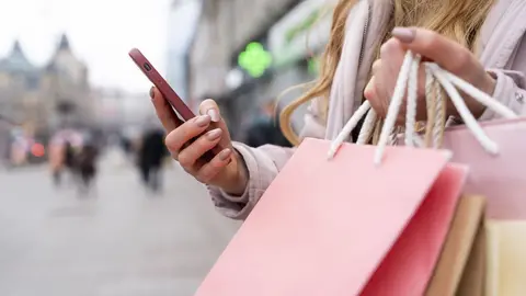  J&oacute;venes y consumo inteligente: c&oacute;mo navegan las ofertas y la informaci&oacute;n en l&iacute;nea 