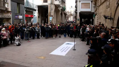 Imatge del minut de silenci a Lleida. Foto: ACN