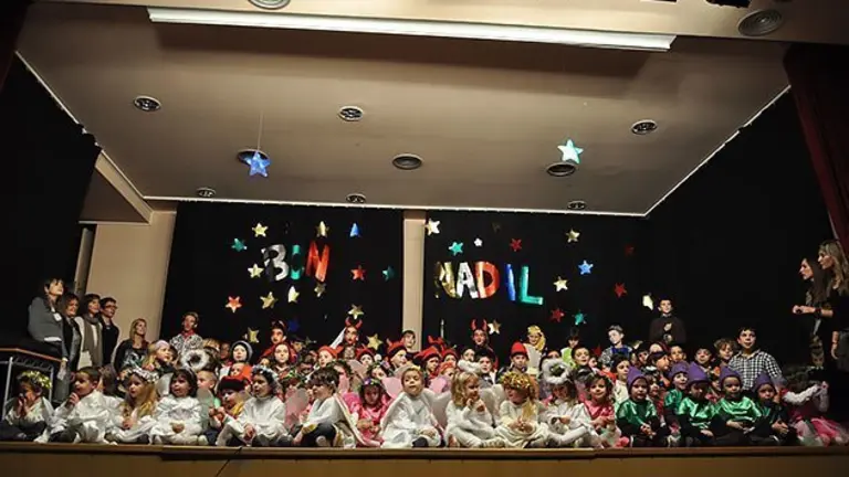 Activitats de Nadal dels alumnes de l&#39;escola Minyons d&#39;Urgell de Fondarella. 