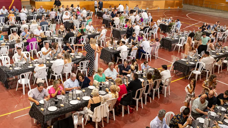 Dinar durant la festa d’Homenatge a la Gent Gran d'Aitona - Foto: Jordi Vinuesa