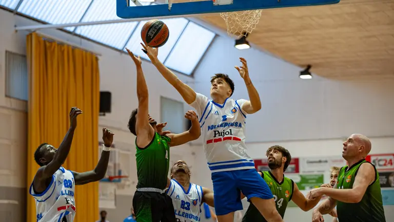 El Pujol CB Mollerussa comença la temporada amb una victòria a casa davant el CB Les Franqueses - Foto: Jordi Vinuesa