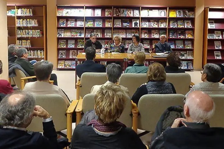 La relació de Jesús amb les dones argument del llibre de Maria Àngels Filella La relació de Jesús amb les dones argument del llibre de Maria Àngels Filella