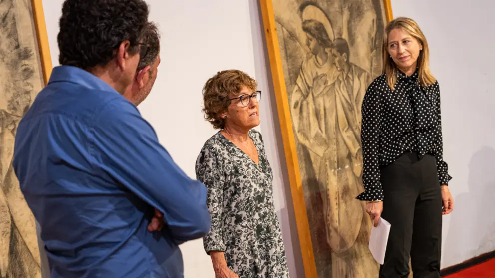 La neta del pintor, Anna Ponsatí Obiols, ha donat dues obres per a la col·lecció del Castell del Remei - Foto: Jordi Vinuesa