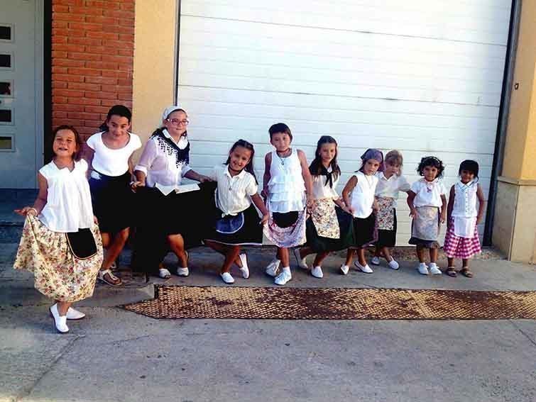 Els joves actors que participen en la Festa del Pou Bo