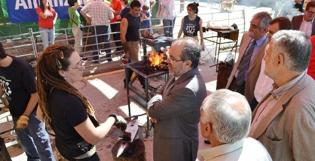 El president Joan Reñé ha visitat la Fira del Ferro d'Alins al Pallars Sobirà. El president Joan Reñé ha visitat la Fira del Ferro d'Alins al Pallars Sobirà.
