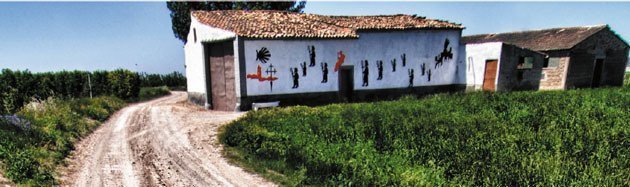 Imatge del camí de Sant Jaume i les senyals que l'identifiquen.