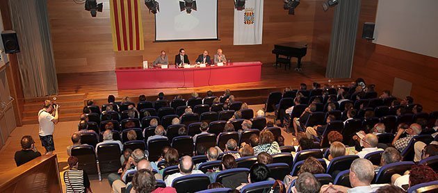 Constantino Montañés presenta el seu primer llibre al Centre Cultural. Constantino Montañés presenta el seu primer llibre al Centre Cultural.