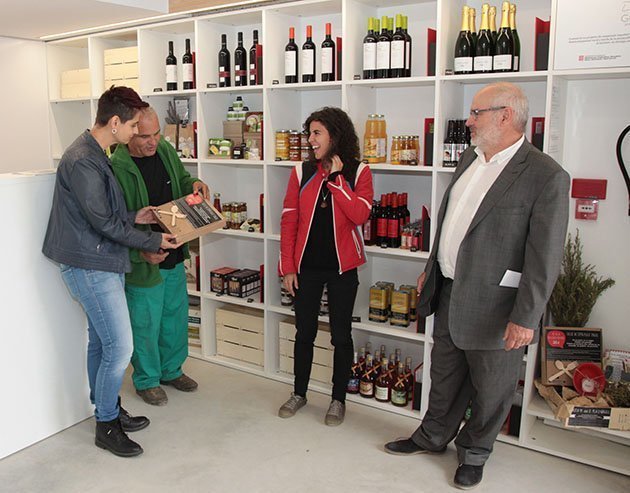 Botiga de productes de proximitat a Cal Sinén a l'Estany d'Ivars i Vala-sana